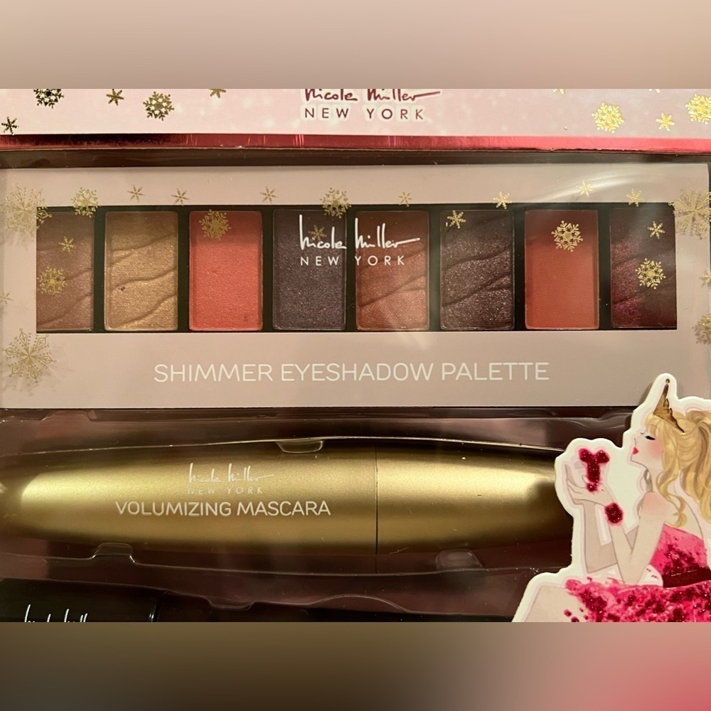 Nicole Miller Shimmer Eyeshadow, eyeliner and mascara set - Picture 3 of 3